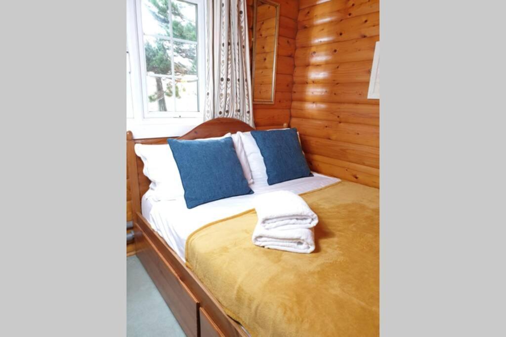 Rustic Log Cabin In Snowdonia By Seren Short Stays Trawsfynydd 外观 照片